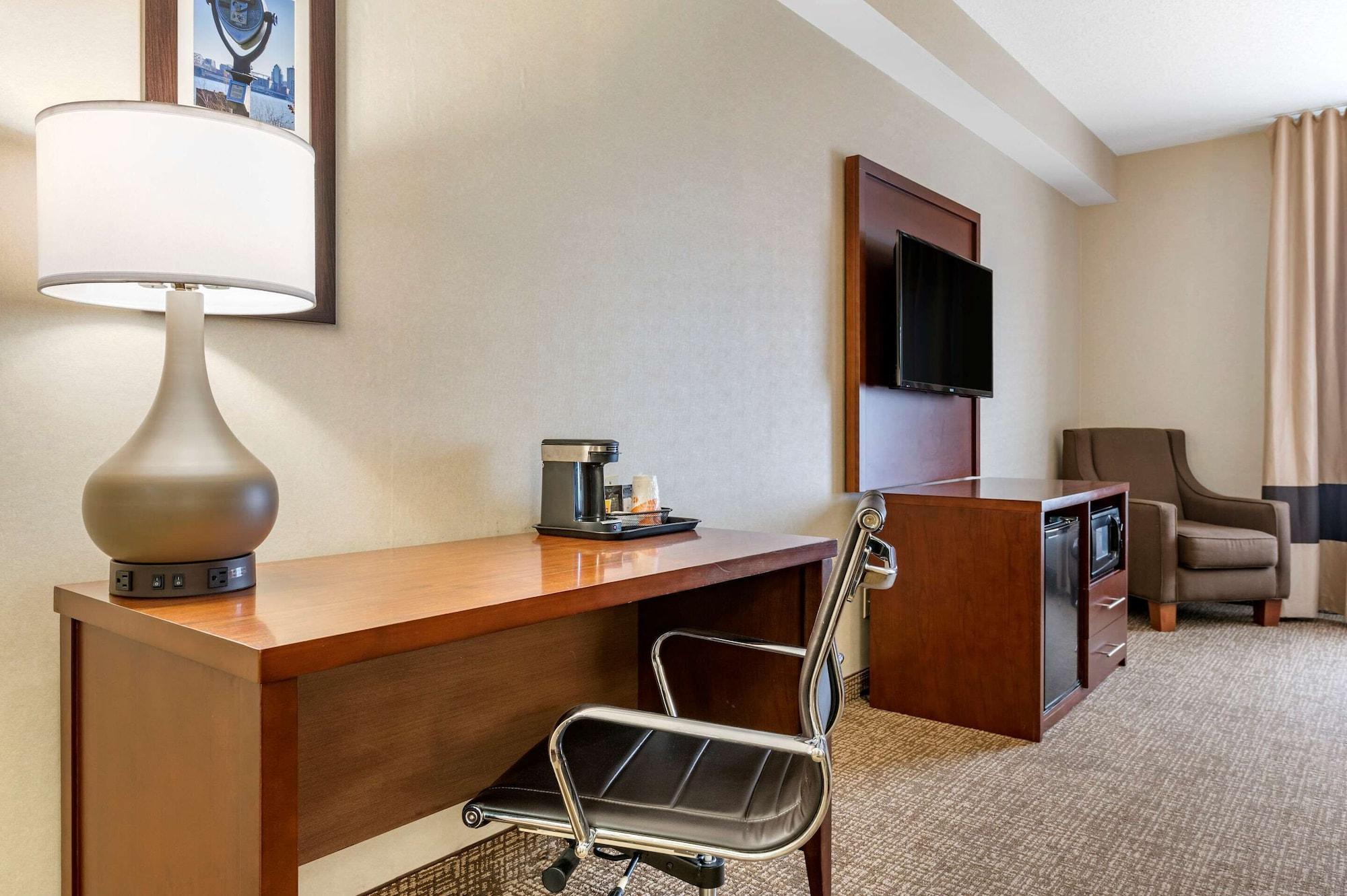 Comfort Inn Louisville-Jefferson County Extérieur photo